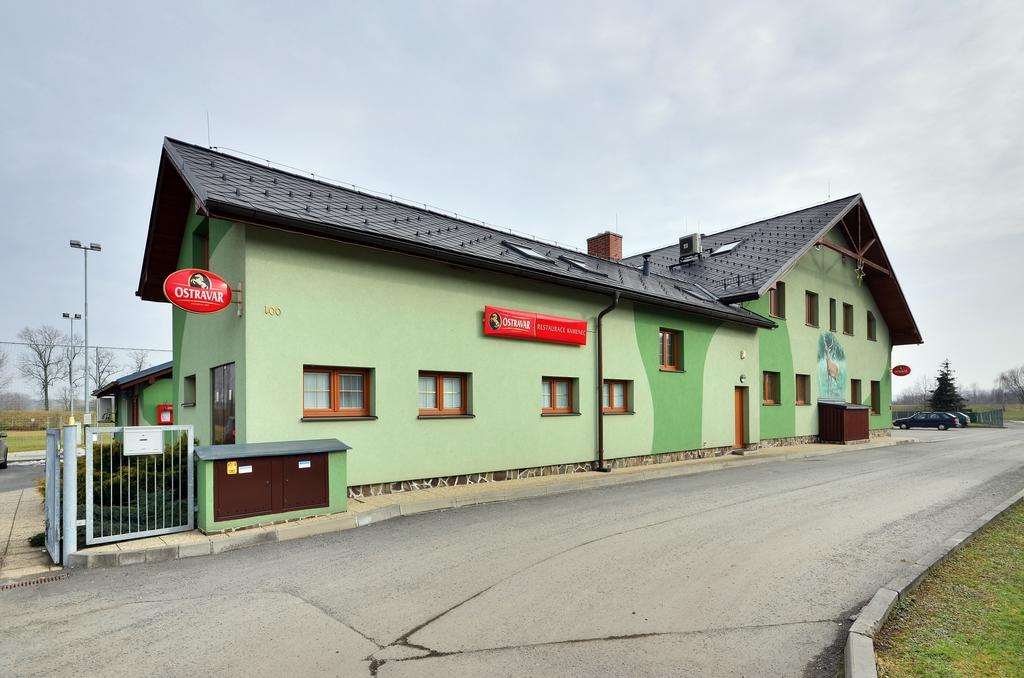 Restaurace A Penzion Kamenec Jilesovice Екстер'єр фото