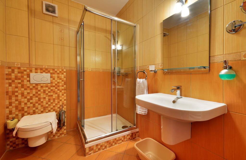 Restaurace A Penzion Kamenec Jilesovice Номер фото
