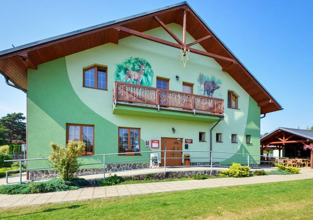 Restaurace A Penzion Kamenec Jilesovice Екстер'єр фото